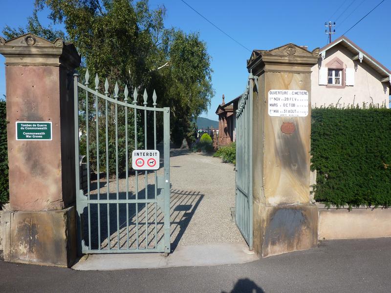 portail d'entrée secondaire du cimetière