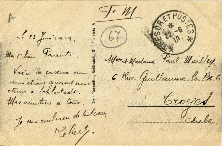 Verso. Auteur inconnu, carte postale envoyée le 23 Juin 1919. L'auteur de cette carte postale présente l'École Normale comme une caserne militaire. Nous supposons que pendant la Première Guerre Mondiale ce bâtiment a été utilisé comme tel. 