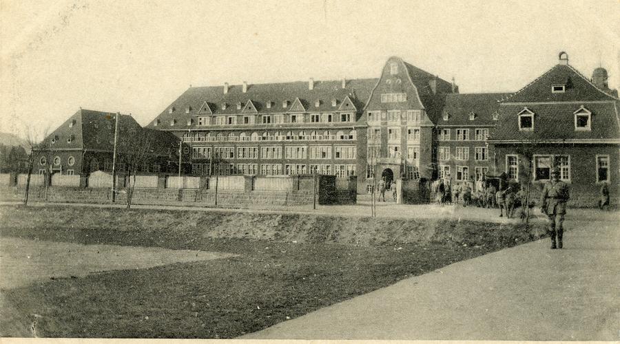 L'École Normale, actuellement l'Institut National Supérieur du Professorat et de l'Education (INSPÉ).