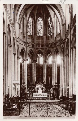 Carte postale envoyée par Simone Fouchard à Albert Drouan, le 7 Juin 1940, représentant la cathédrale de Coutances en Normandie. Cette carte postale ne figure pas dans nos fonds, mais sous format numérique. 