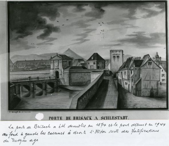 Notes prise par Monsieur Siegel, qui collectionnait les documents sur les fortifications et les bâtiments militaires, comme en attestent les cartes postales précédentes. 