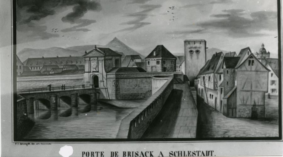 Notes prise par Monsieur Siegel, qui collectionnait les documents sur les fortifications et les bâtiments militaires, comme en attestent les cartes postales précédentes. 