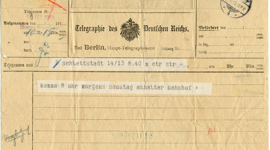Télégramme envoyé depuis Sélestat par Karl Krafft le 13 Février 1915. Il prévient son commandant qu'il arrivera en auto-stop à la gare de Berlin dimanche matin à 8H. 