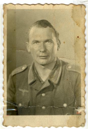 François Meusburger en uniforme allemand. Incorporé de force dans la Wehrmacht le 19 Avril 1943.