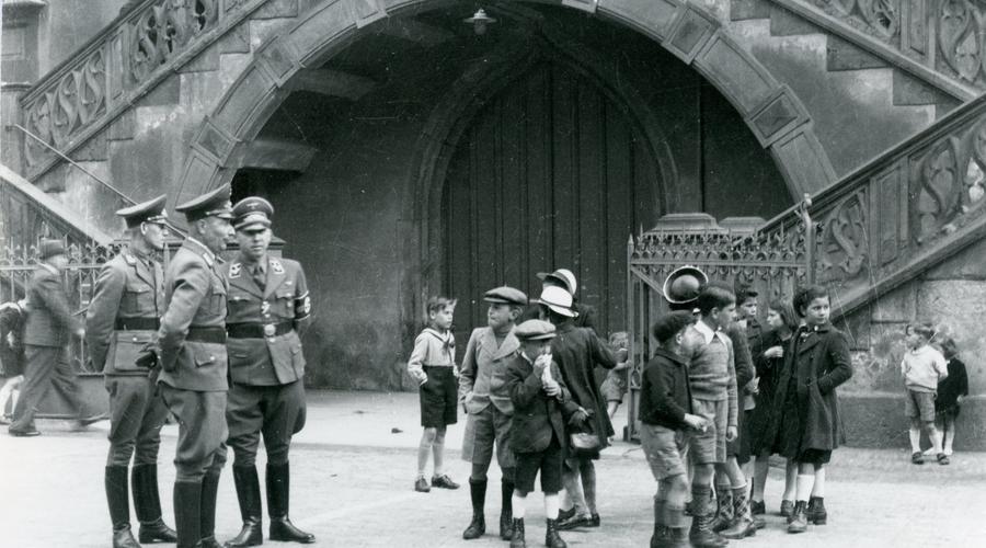 Avant la libération de Sélestat, les soldats de l'armée allemande sont toujours présents au centre-ville.