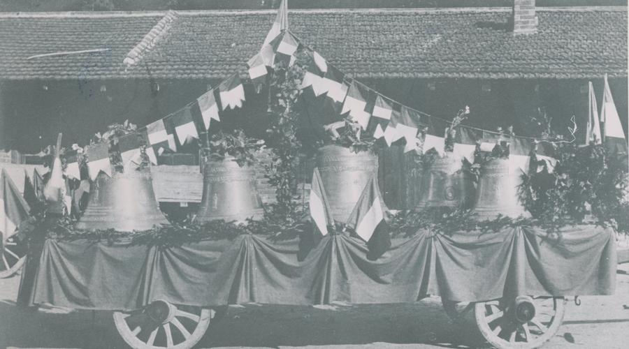 Les cloches ont été récupérées des mains de l'ennemi, à la fin de la guerre.