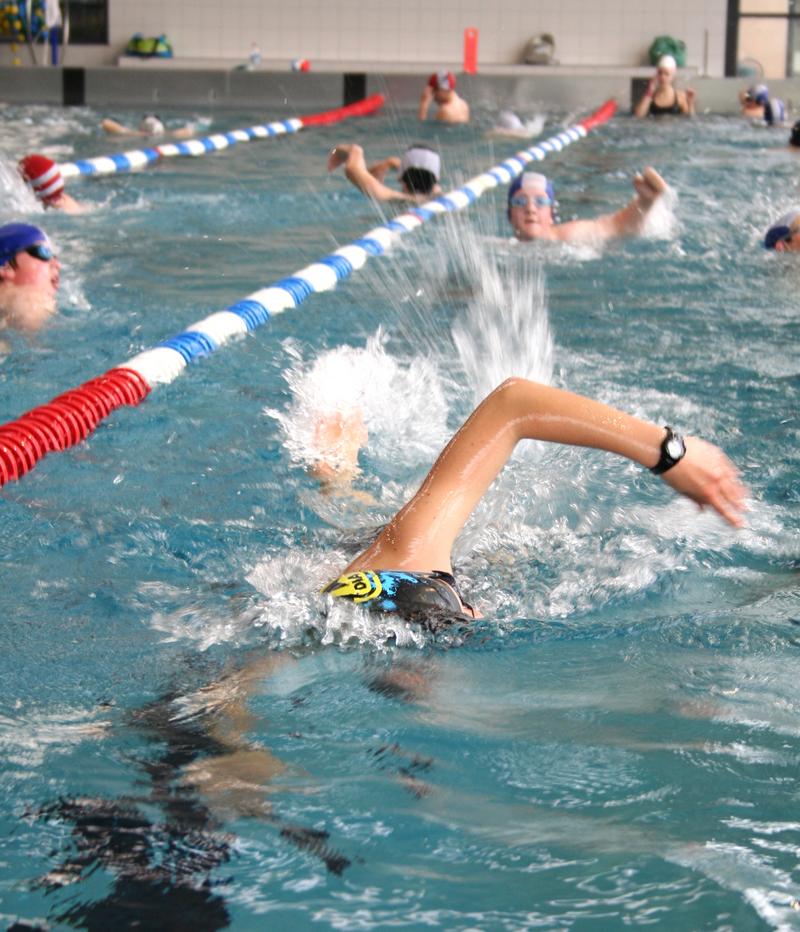 nageurs à la piscine des Remparts