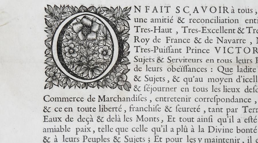 Lettre d'une déclaration d'amitié et réconciliation entre le Prince Louis, Roy de France et de Navarre et le Prince Victor Ame II, Duc de Savoye (AA184 - 1696). La lettrine représente une O. 